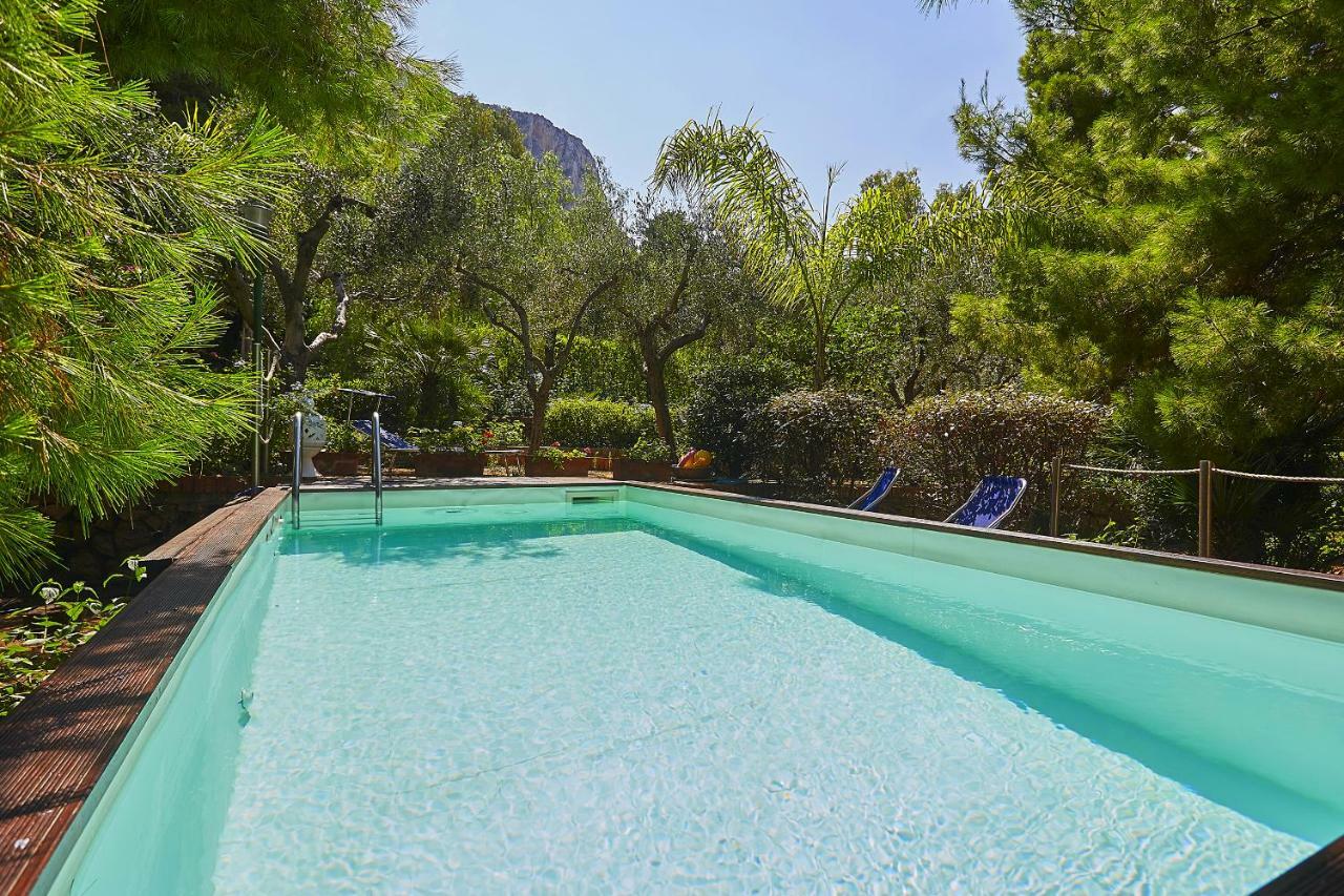 Majus Villa *